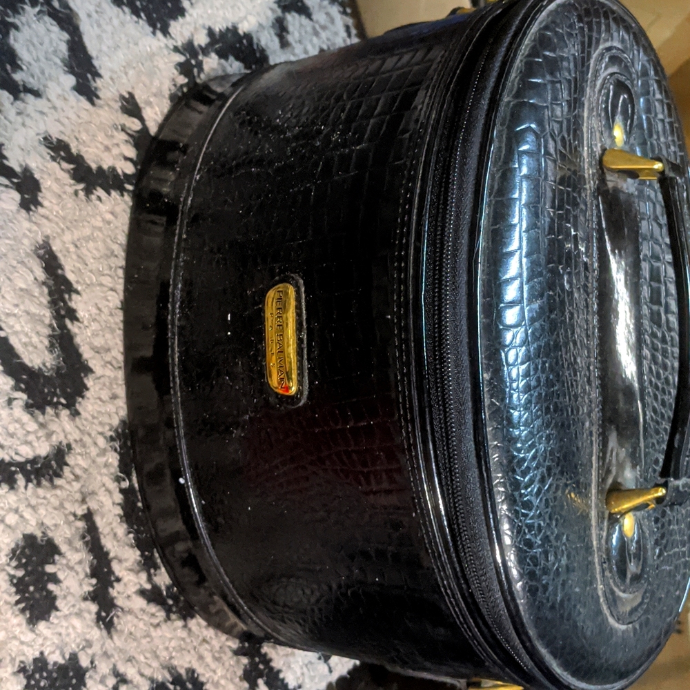 Pierre Balmain vintage train case circa 1945.. sales for $500 good condition